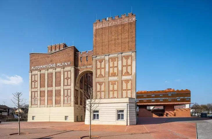 View of the main building of the Automatic Mills  