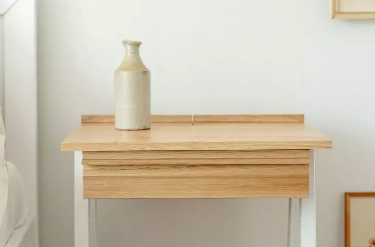 Troots bedside table