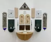 wystawa „Lary i penaty. O budowaniu poczucia bezpieczeństwa w architekturze”
