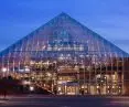 The lump of the library in Spijkenisse resembles a barn 