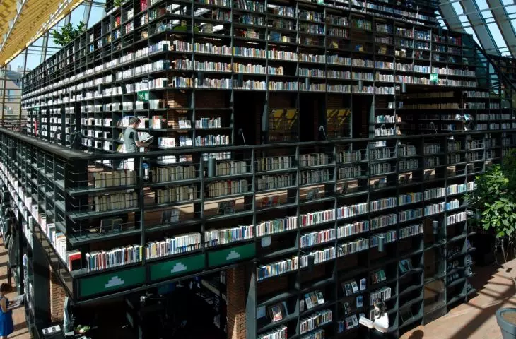 Biblioteka w Spijkenisse, Holandia