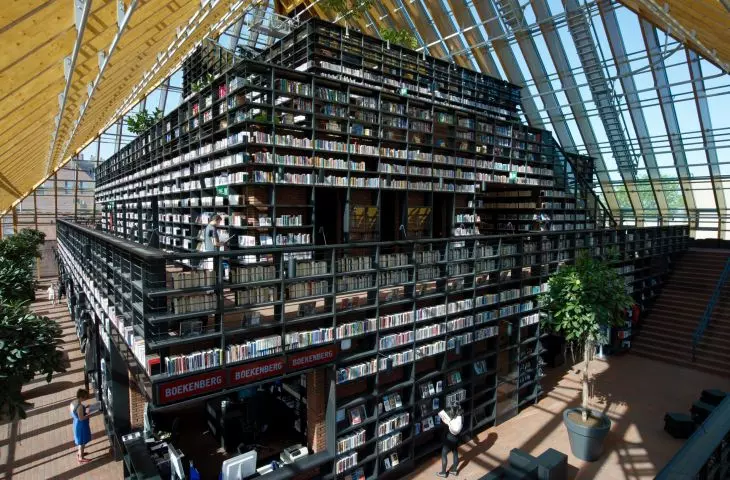 Biblioteka w Spijkenisse, Holandia