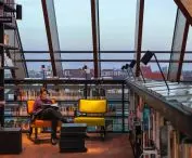 Wnętrze biblioteki w Spijkenisse, Holandia