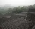 ceramiczne dachówki zostały ponownie użyte w projekcje elewacji Muzeum Sztuki Ludowej przy China Academy of Art w Hangzhou, Chiny