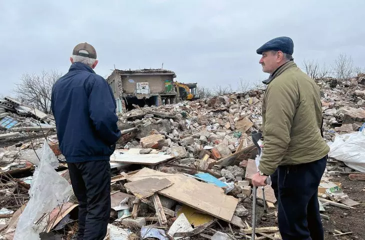 projekt „Sprzątanie gruzu z weteranami” w Perwomajsku