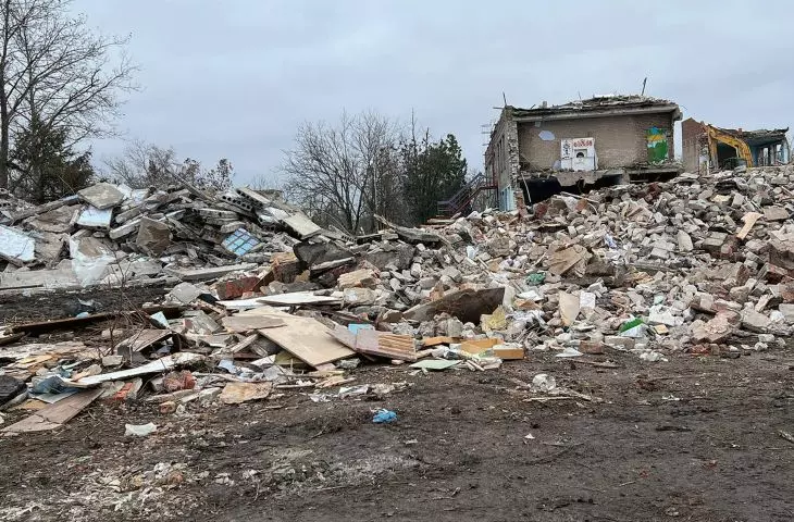 projekt „Sprzątanie gruzu z weteranami” w Perwomajsku