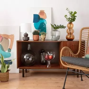 Modern bedrooms are no longer just sleeping spaces, but also places where we work, read books, watch movies and even do yoga
