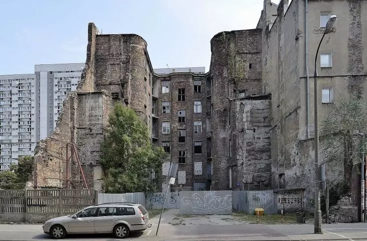 tenement house at 14 Waliców Street in Warsaw