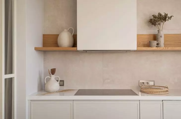Natural interior of the Na Mezzoli project - kitchen