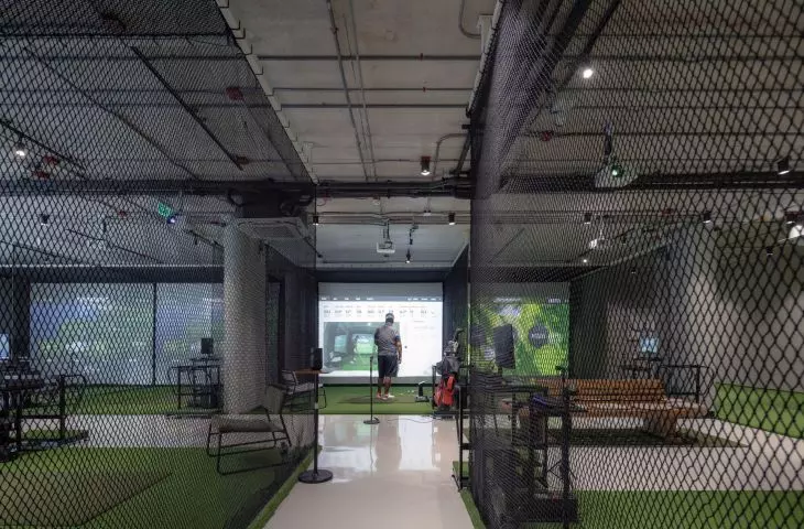 Kryty obiekt golfowy PLP City Range w Bangkoku