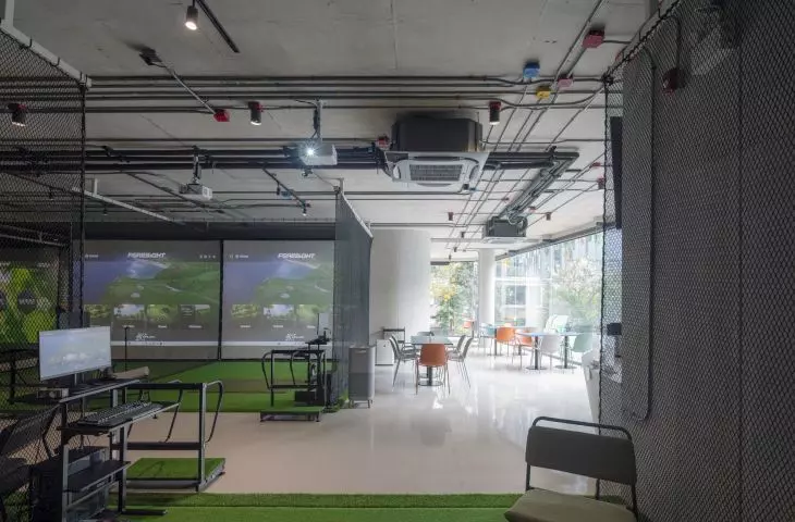Kryty obiekt golfowy PLP City Range w Bangkoku