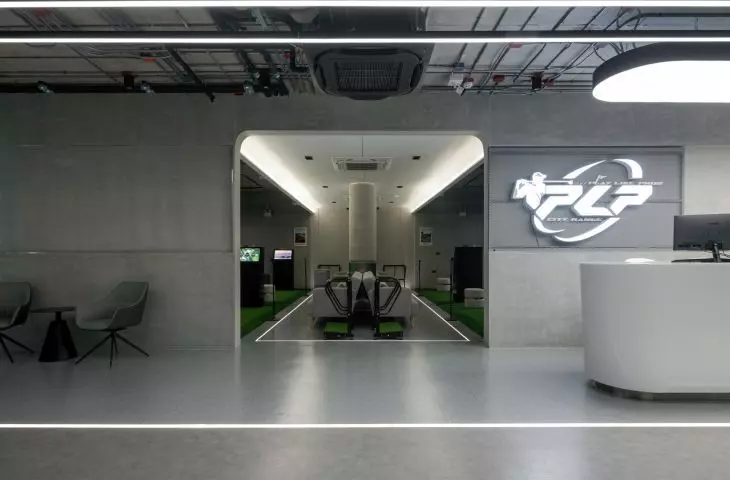 Kryty obiekt golfowy PLP City Range w Bangkoku