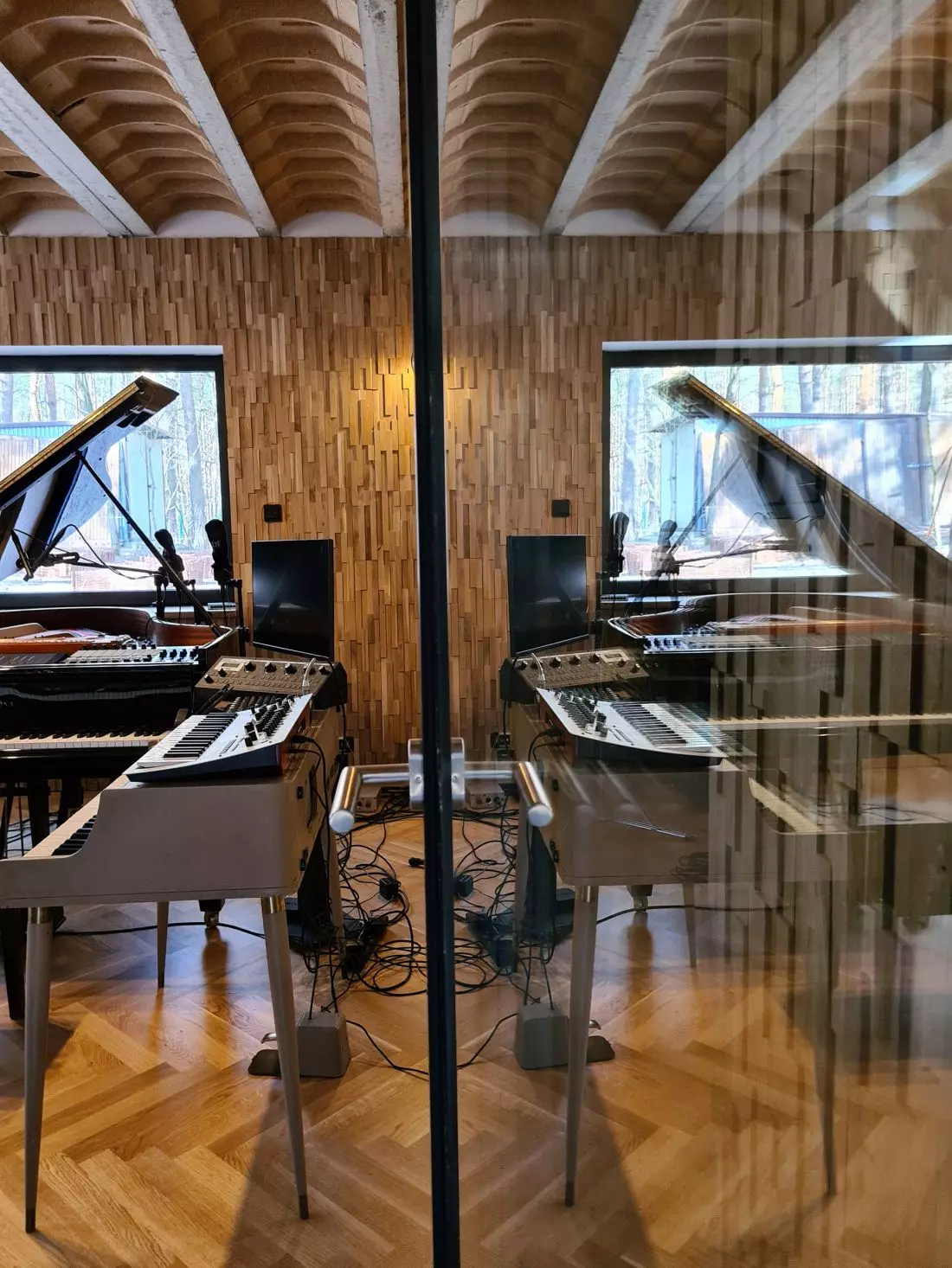 Leśne studio Atanasa Valkova zainspirowane lasem