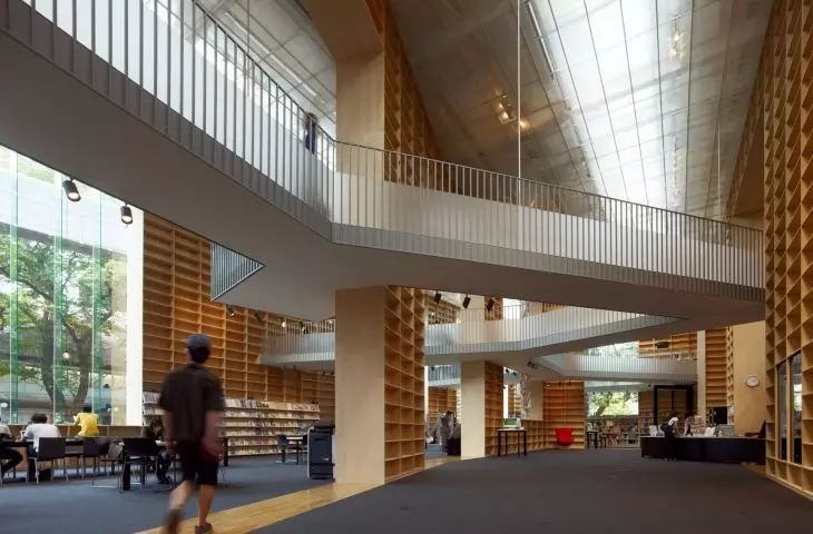 Library at Musashino Academy of Fine Arts - interior view 
