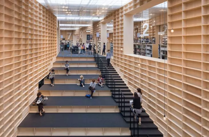 Biblioteka przy Akademii Sztuk Pięknych Musashino