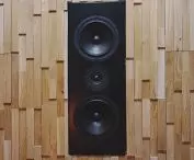 Oak unevenly stacked panels provide better acoustics