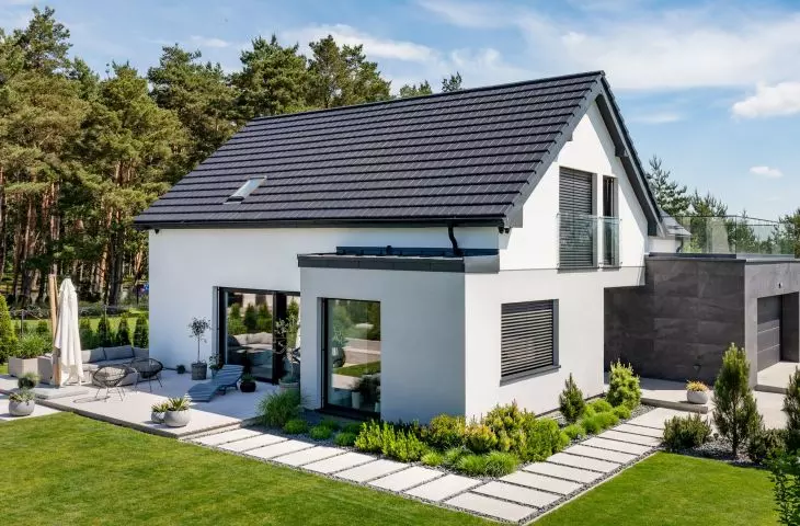 Braas Turmalin clay tile, anthracite color 