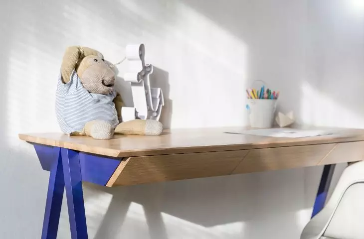 Desk vogel M