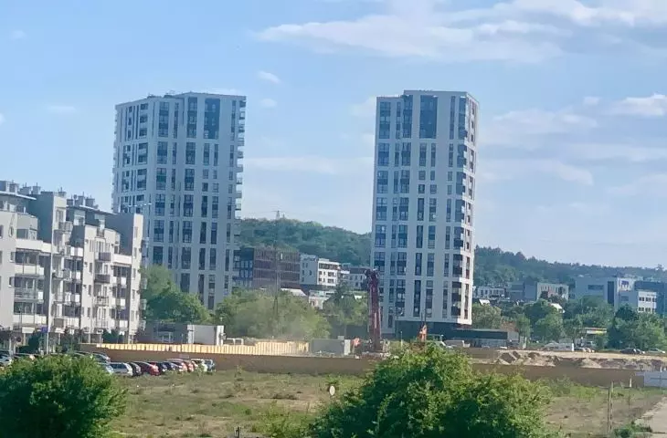In 2021. Spravia will hand over two buildings located on the side of the SKM Gdańsk-Zaspa station comprising 288 apartments and 11 commercial units