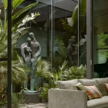 The house in Konstancin makes the boundary between the interior and the garden almost disappear