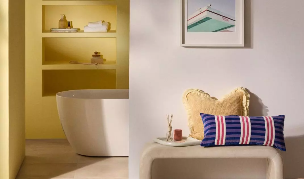Distinctive color accents build the mood and character of the interior.