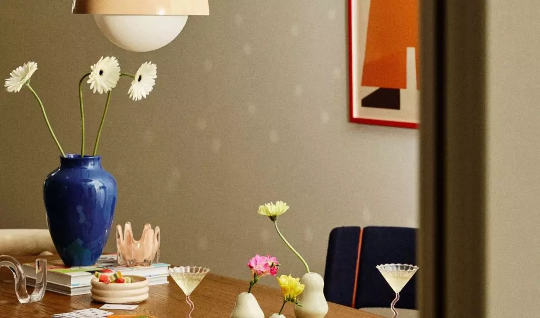 In 2025, it's not just the color that matters, but also its material surroundings.