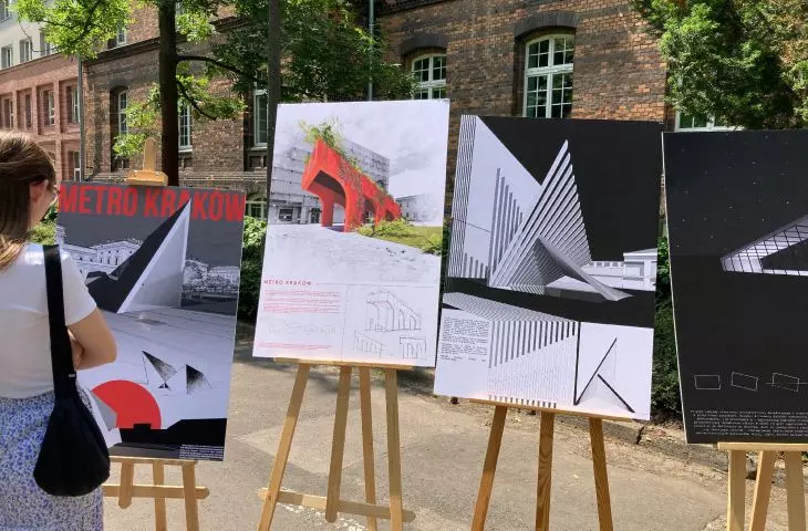 prace nagrodzone i wyróżnione w konkursie na poster ilustrujący wizję wejścia do stacji metra „Dworzec Główny” w Krakowie
