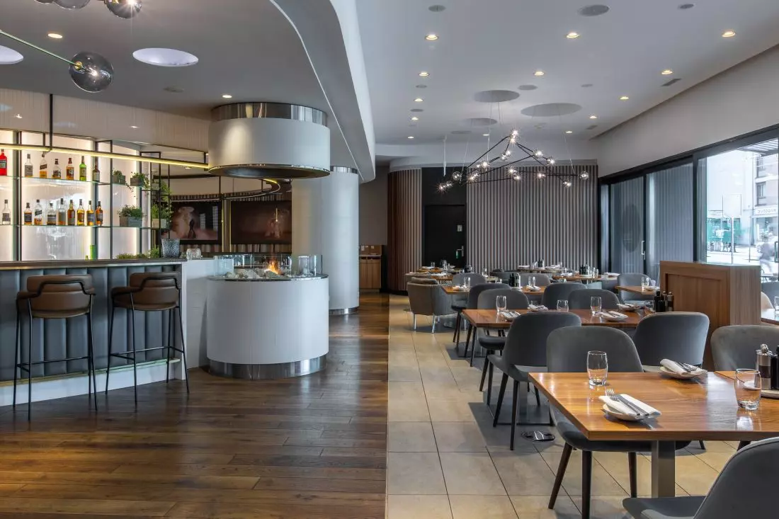 Wnętrza hotelu Radisson Blu — bar