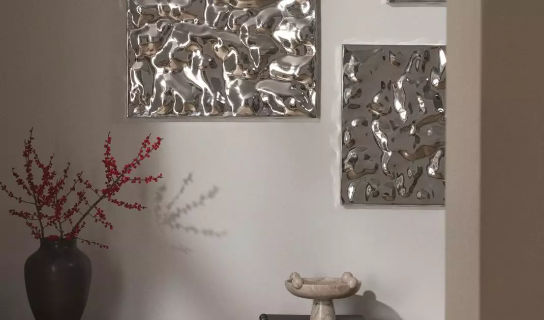 Inspired by the 2000s and the world of artificial intelligence, the futuristic design combines technology and art to create interiors that delight with originality