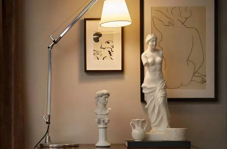 Chrome lamp as a futuristic accent in the interior