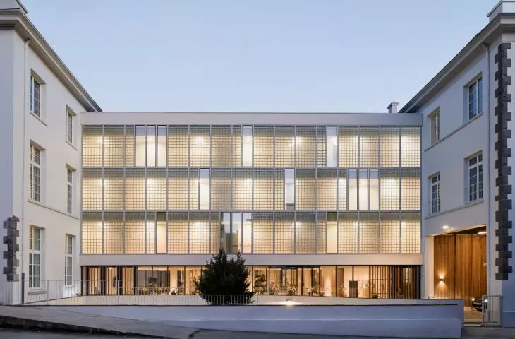 Revitalization of the post office in French Brest