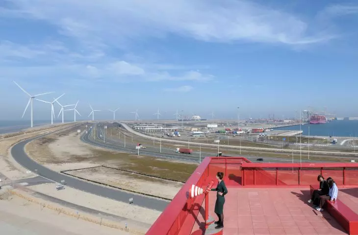 Portlantis tourism and exhibition center in Rotterdam
