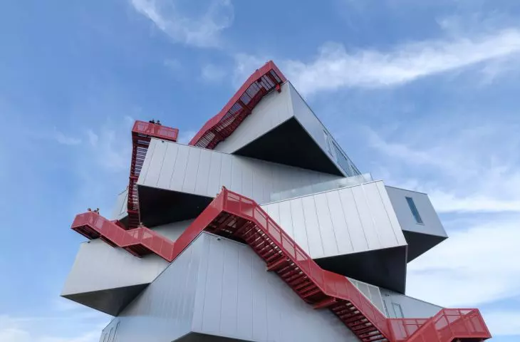 Portlantis tourism and exhibition center in Rotterdam