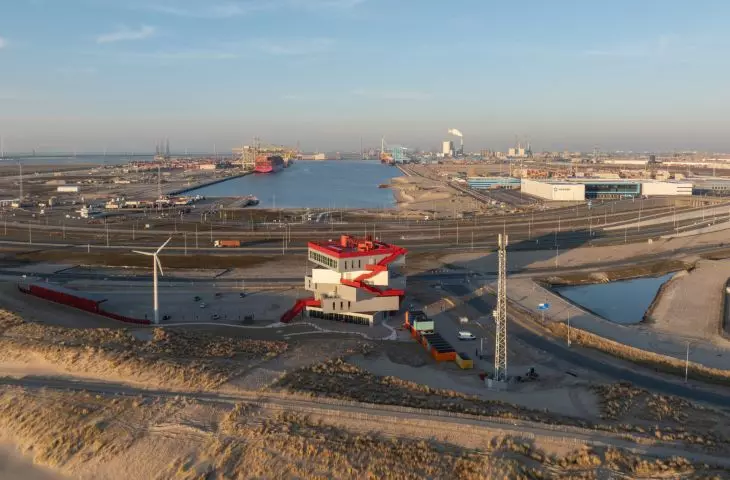 Portlantis tourism and exhibition center in Rotterdam