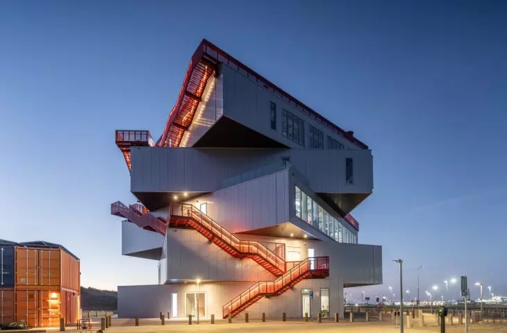 Portlantis tourism and exhibition center in Rotterdam