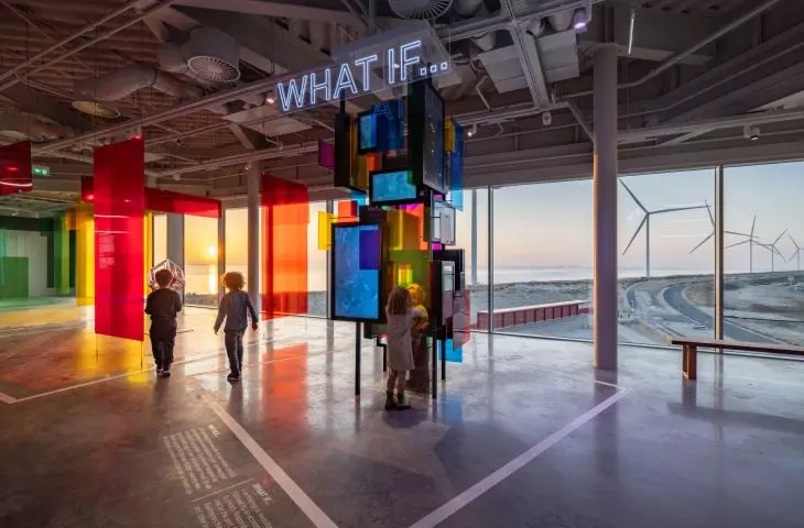 Portlantis tourism and exhibition center in Rotterdam