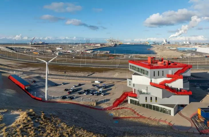 Portlantis tourism and exhibition center in Rotterdam