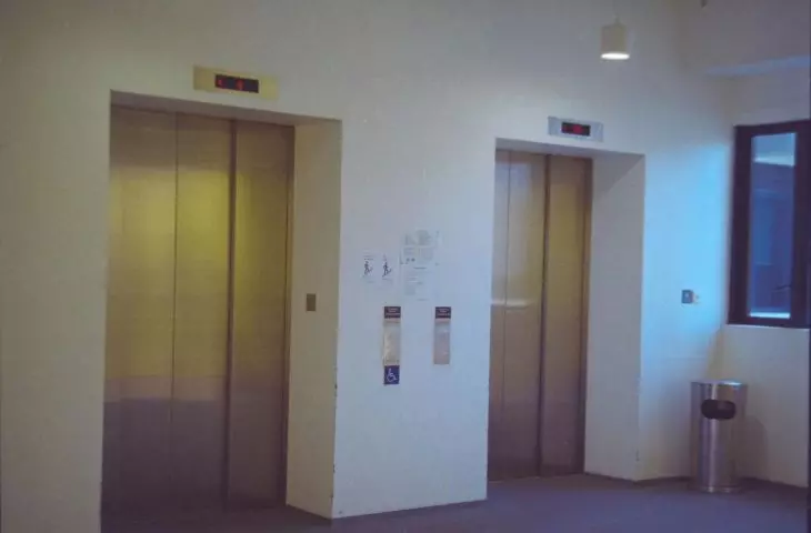 Many blocks with less than 5 floors still don't have an elevator