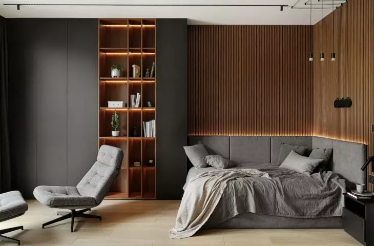 The bedroom is dominated by muted colors, soft fabrics and materials inspired by nature