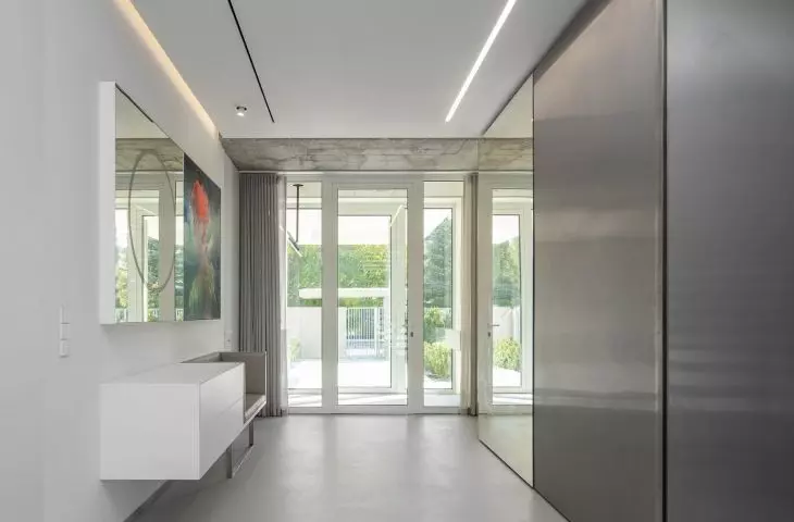 RD40 single-family residential building near Warsaw