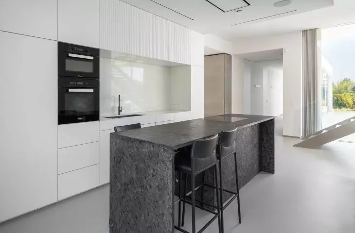 RD40 single-family residential building near Warsaw