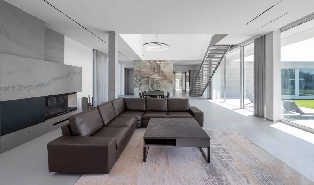RD40 single-family residential building near Warsaw