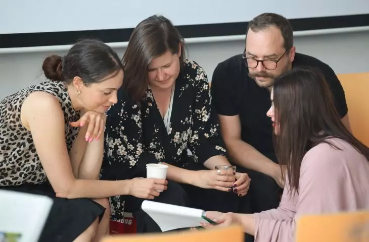 Katarzyna Przezwańska, Aleksandra Kędziorek, Krzysztof Maniak i Małgorzata Tomczak, redaktorka naczelna A&B