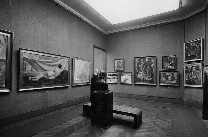 1934: exhibition in the main hall of the Polish Pavilion
