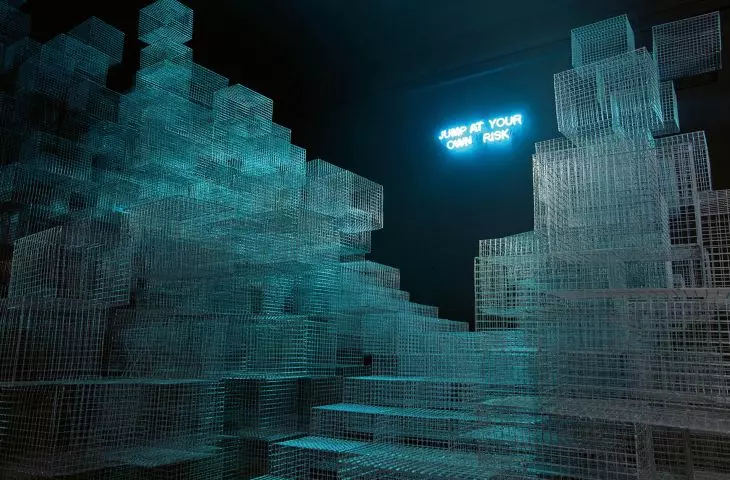2010: „Emergency Exit”