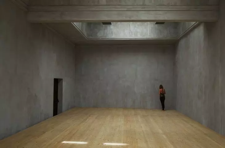 2012: „Making the walls quake…”
