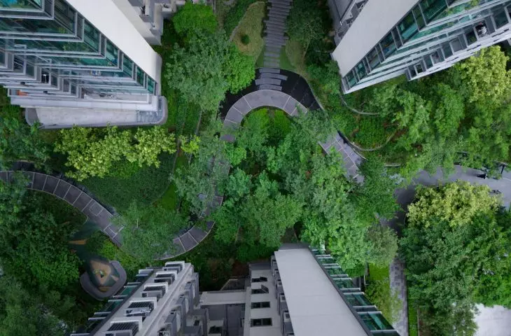 Le Pont condominium development in Bangkok