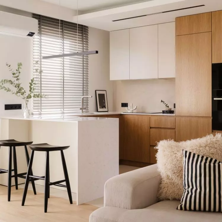 80-square-meter apartment for a couple in Warsaw's Siekierki district