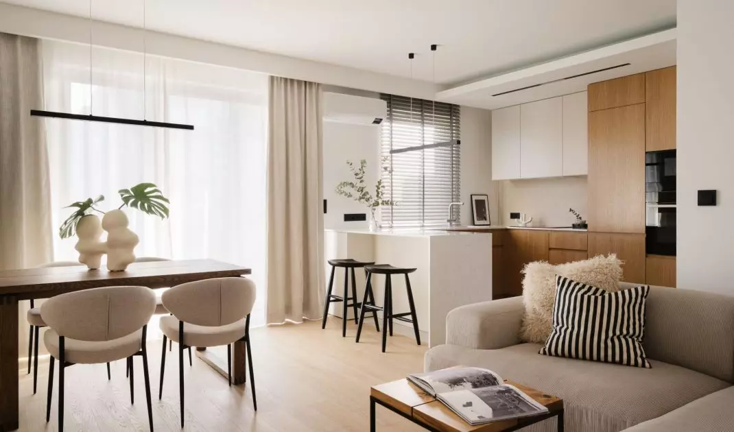 80-square-meter apartment for a couple in Warsaw's Siekierki district
