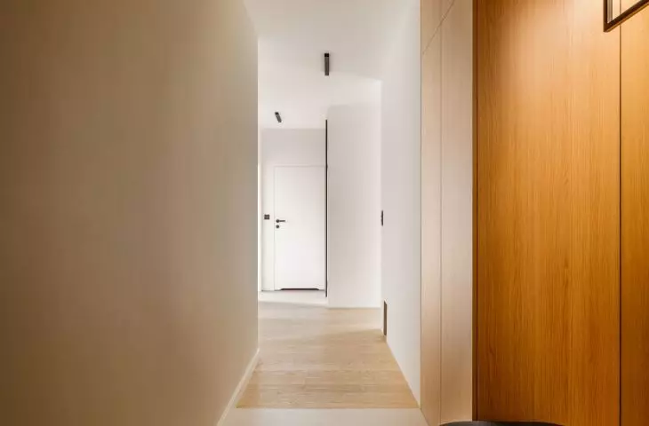 80-square-meter apartment for a couple in Warsaw's Siekierki district
